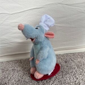 Disney Parks Remy from Ratatouille magnetic shoulder plush toy